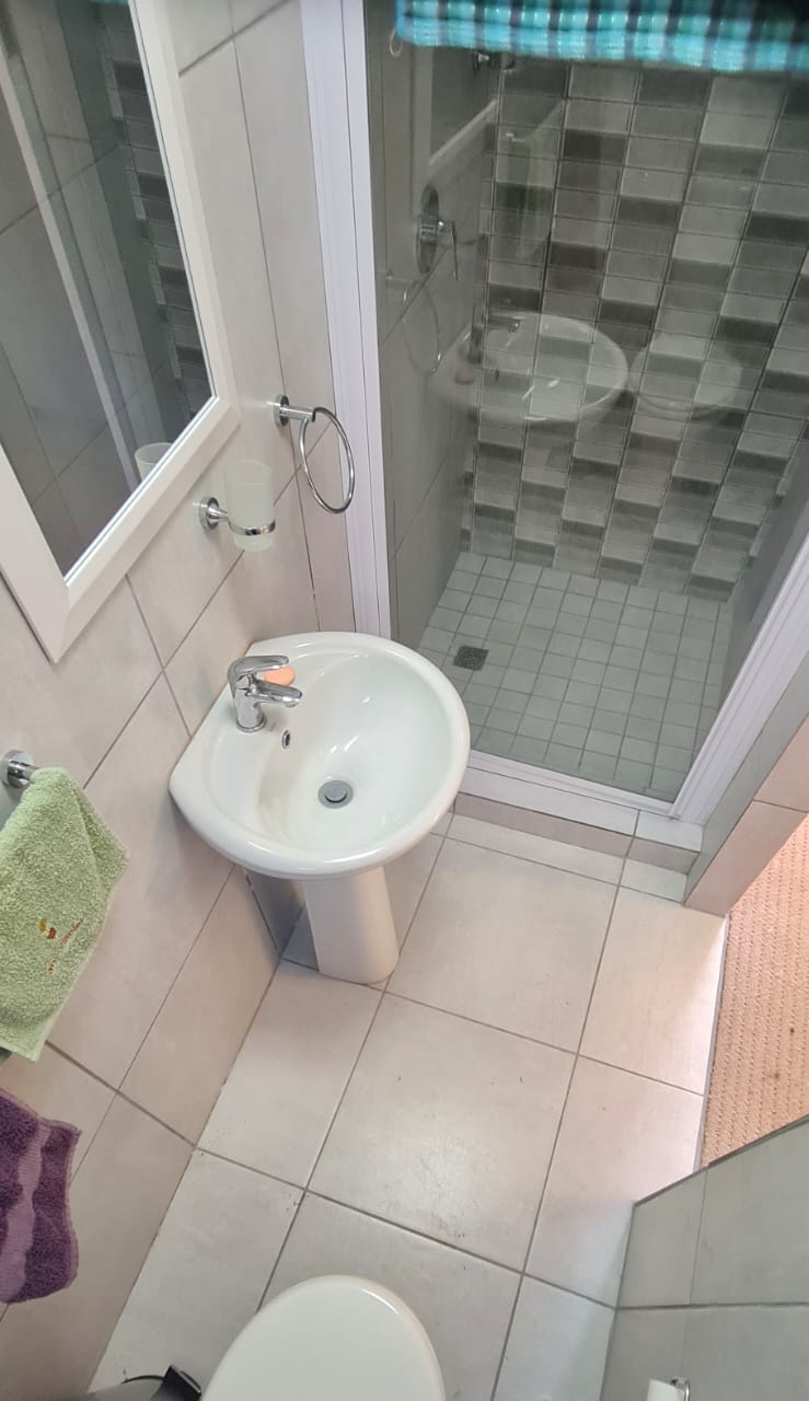 4 Bedroom Property for Sale in Wavecrest Eastern Cape